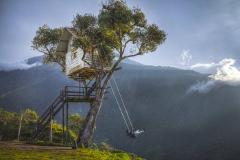 Swing at the edge of the world